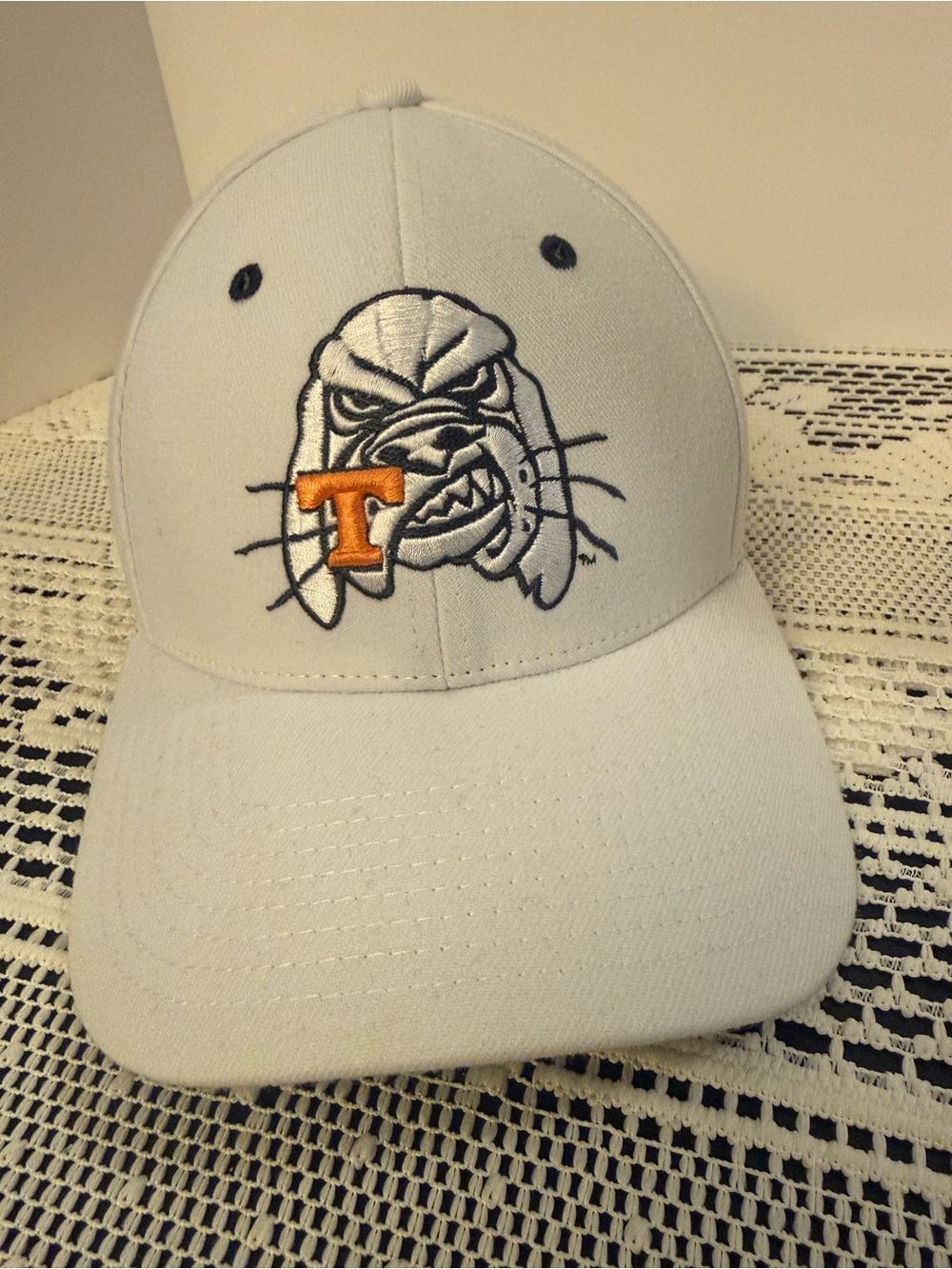 Zephyr RARE vintage Tennessee Volunteers white baseball hat features embroidered